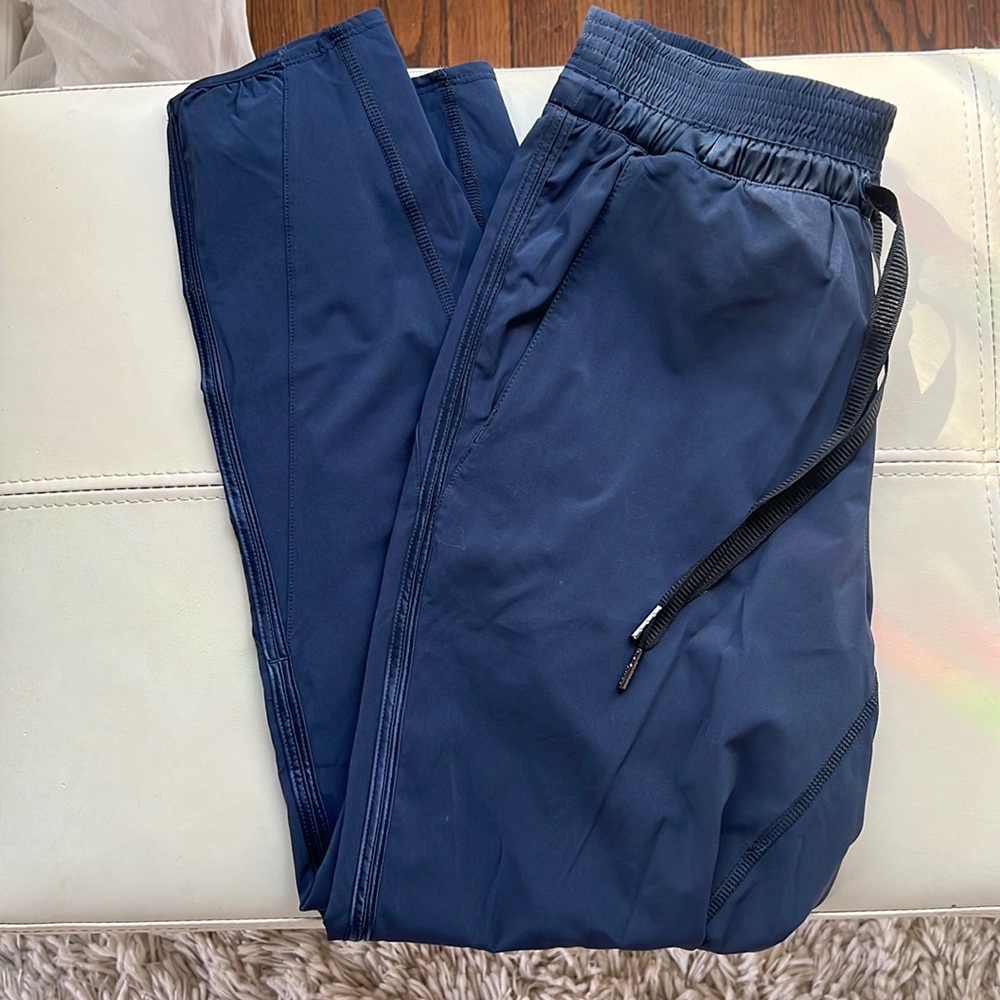 Lululemon Navy Joggers, Size 4, Like NEW